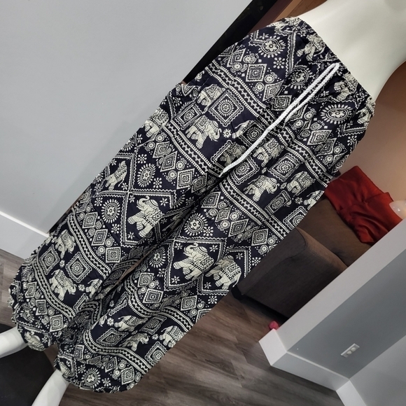 Chinrada - Smocked Waist harem PLUS SIZE 2XL πΉπ - Picture 7 of 13